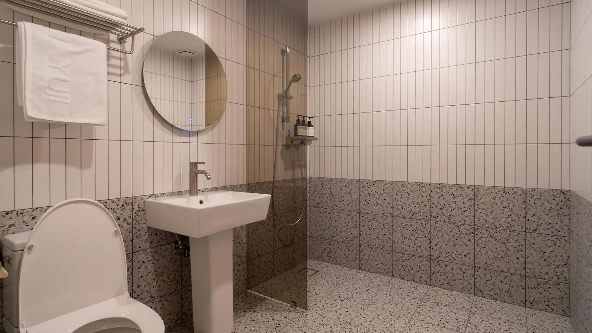 Goyang Hotel Yuji 3*,